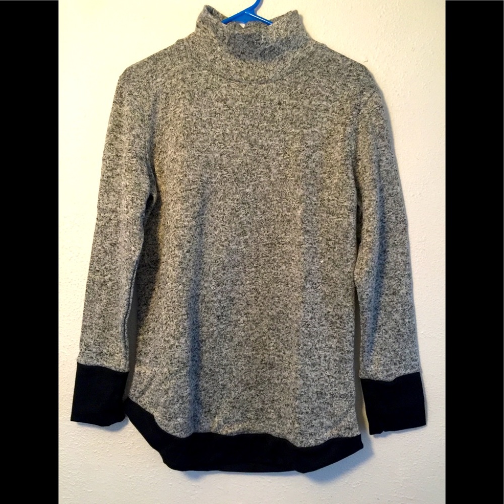 Women’s sweatshirt